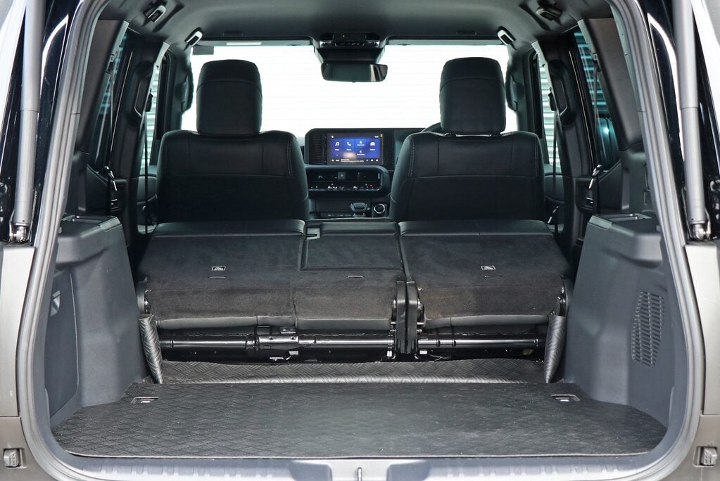 2025 Land Cruiser Commercial 3