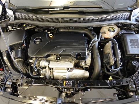 Vauxhall Astra 1.4i Turbo Elite Nav Euro 6 5dr 38