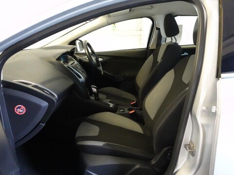 Ford Focus 1.6 Zetec Powershift Euro 5 5dr 17