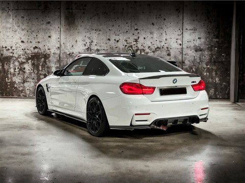 BMW 4 Series M4 COMPETITION 3