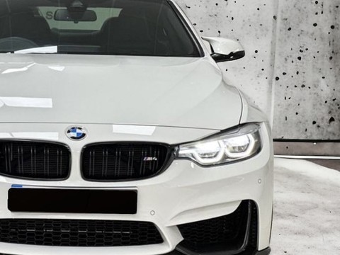 BMW 4 Series M4 COMPETITION 4