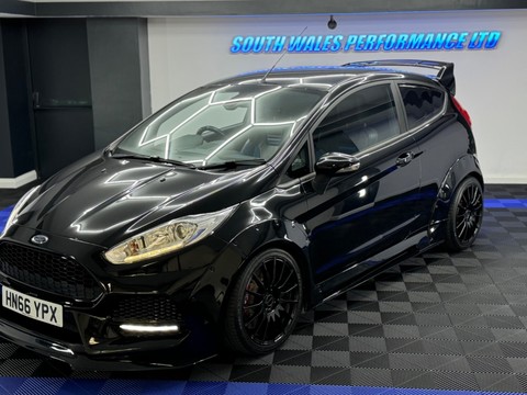 Ford Fiesta ST-3 6