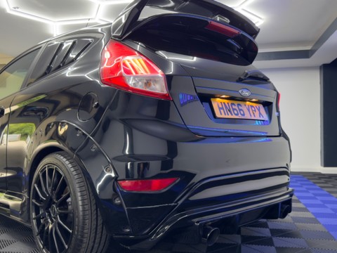 Ford Fiesta ST-3 11