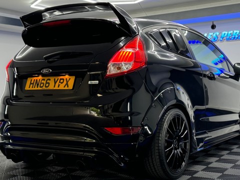 Ford Fiesta ST-3 18