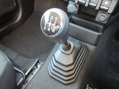 Suzuki Jimny SZ5 20
