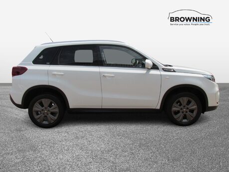 Suzuki Vitara SZ-T BOOSTERJET MHEV 3