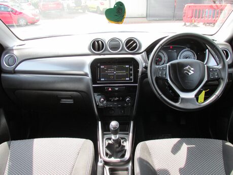 Suzuki Vitara SZ-T BOOSTERJET MHEV 14