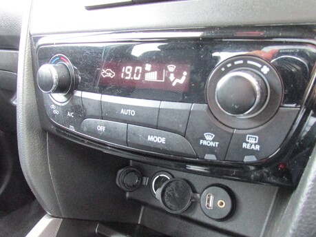Suzuki Vitara SZ-T BOOSTERJET MHEV 17