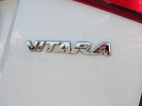 Suzuki Vitara SZ-T 13