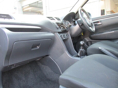 Suzuki Swift SZ3 16