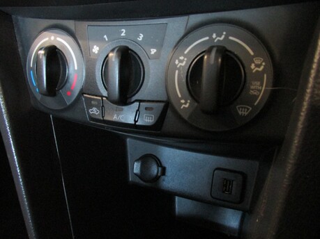 Suzuki Swift SZ3 19