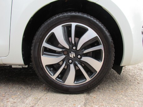 Suzuki Swift SZ-T DUALJET SHVS MHEV 11