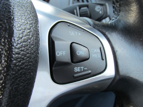 Ford Ecosport TITANIUM 19