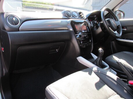 Suzuki Vitara SZ5 16