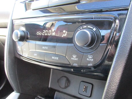 Suzuki Vitara SZ5 23
