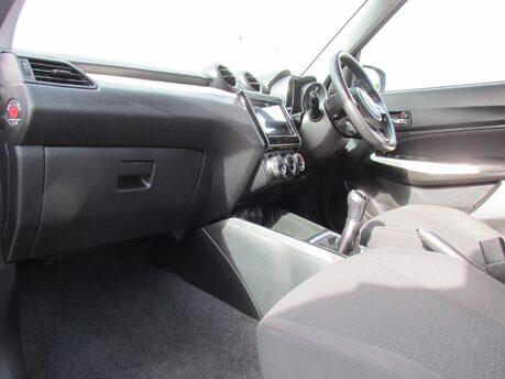 Suzuki Swift SZ5 BOOSTERJET SHVS MHEV 21