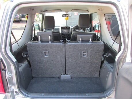 Suzuki Jimny SZ4 17