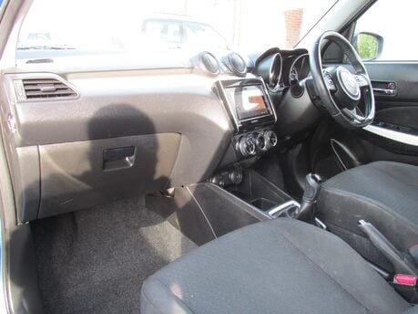 Suzuki Swift SZ5 BOOSTERJET SHVS MHEV 11