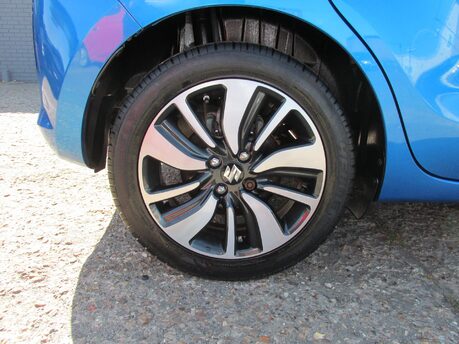 Suzuki Swift SZ5 BOOSTERJET SHVS MHEV 12