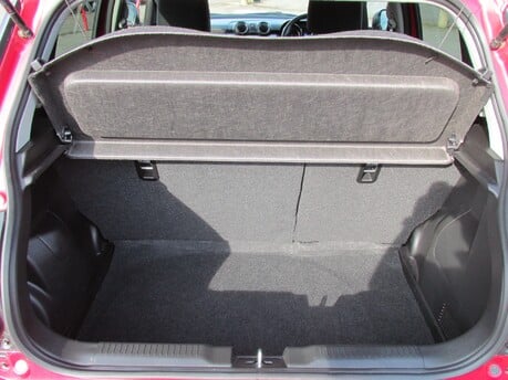 Suzuki Swift SZ5 DUALJET MHEV 10