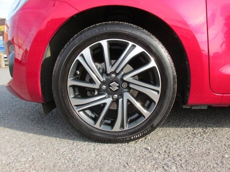 Suzuki Swift SZ5 DUALJET MHEV 13
