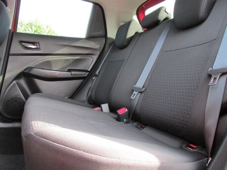 Suzuki Swift SZ5 DUALJET MHEV 17