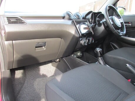 Suzuki Swift SZ5 DUALJET MHEV 16