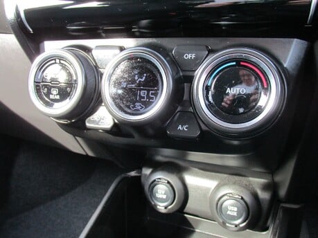 Suzuki Swift SZ5 DUALJET MHEV 22