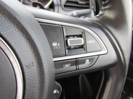 Suzuki Swift SZ5 DUALJET MHEV 24
