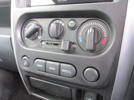 Suzuki Jimny SZ4 14