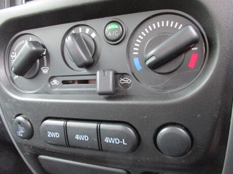 Suzuki Jimny SZ4 13