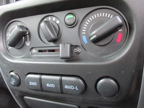 Suzuki Jimny SZ4 13