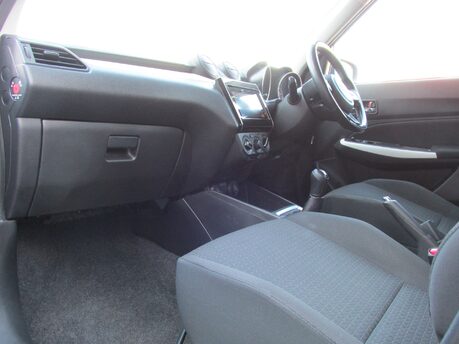 Suzuki Swift SZ-L DUALJET MHEV 13