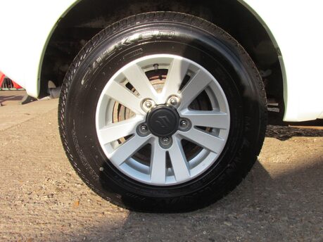 Suzuki Jimny SZ4 15