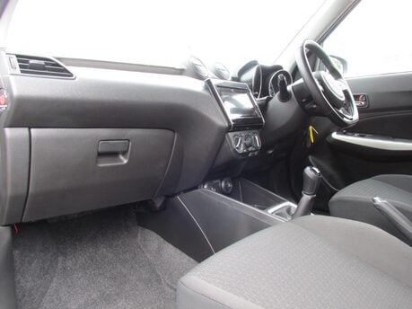 Suzuki Swift SZ-T DUALJET SHVS MHEV 16