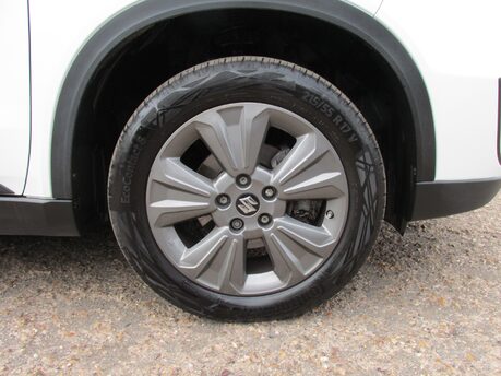 Suzuki Vitara SZ-T BOOSTERJET MHEV 10