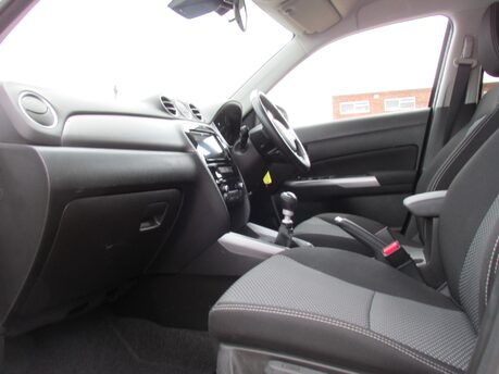 Suzuki Vitara SZ-T BOOSTERJET MHEV 15