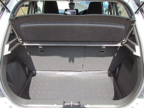 Suzuki Swift ULTRA 12