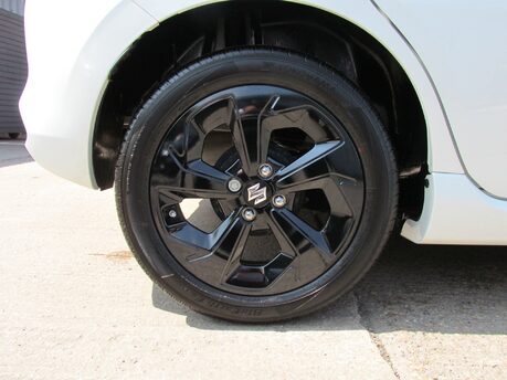 Suzuki Swift ULTRA 8