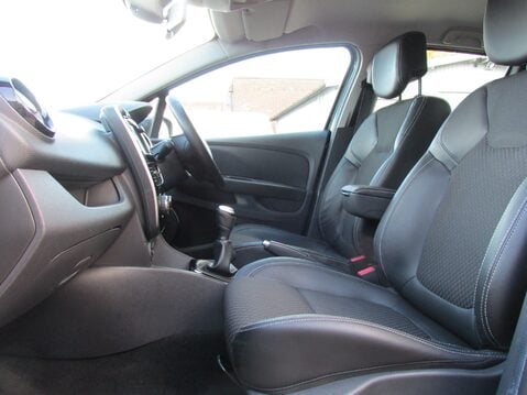 Renault Clio DYNAMIQUE S NAV TCE 11