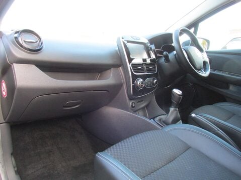 Renault Clio DYNAMIQUE S NAV TCE 10