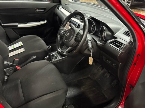 Suzuki Swift SZ-L DUALJET MHEV 6
