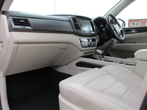 SsangYong Rexton ULTIMATE 18