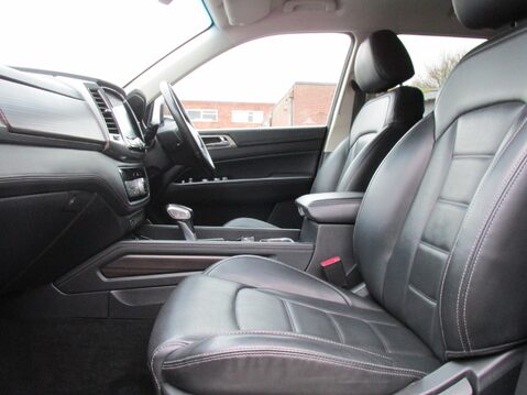 SsangYong Rexton ICE 18