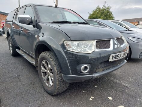 Mitsubishi L200 DI-D 4X4 BARBARIAN LB DCB