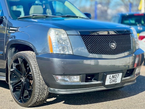 Cadillac Escalade 6.2 V8 Sport Luxury 4WD 5dr 24