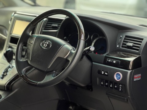 Toyota Vellfire ZR G HYBRID 7 SEATER 6