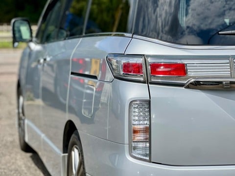 Nissan Elgrand +HIGHWAY STAR URBAN CHROME+GRADE 4+ 26