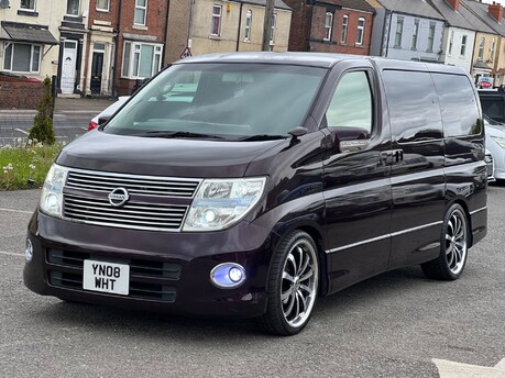 Nissan Elgrand 250 HIGHWAY STAR BLACK LEATHER ED+4B+WOW 2