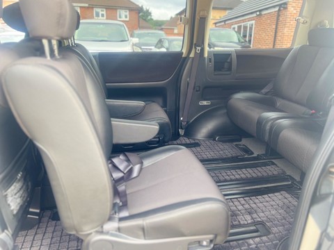 Nissan Elgrand HIGHWAY STAR+GRADE 4B+LOW MILES+WAX OIL+ 16